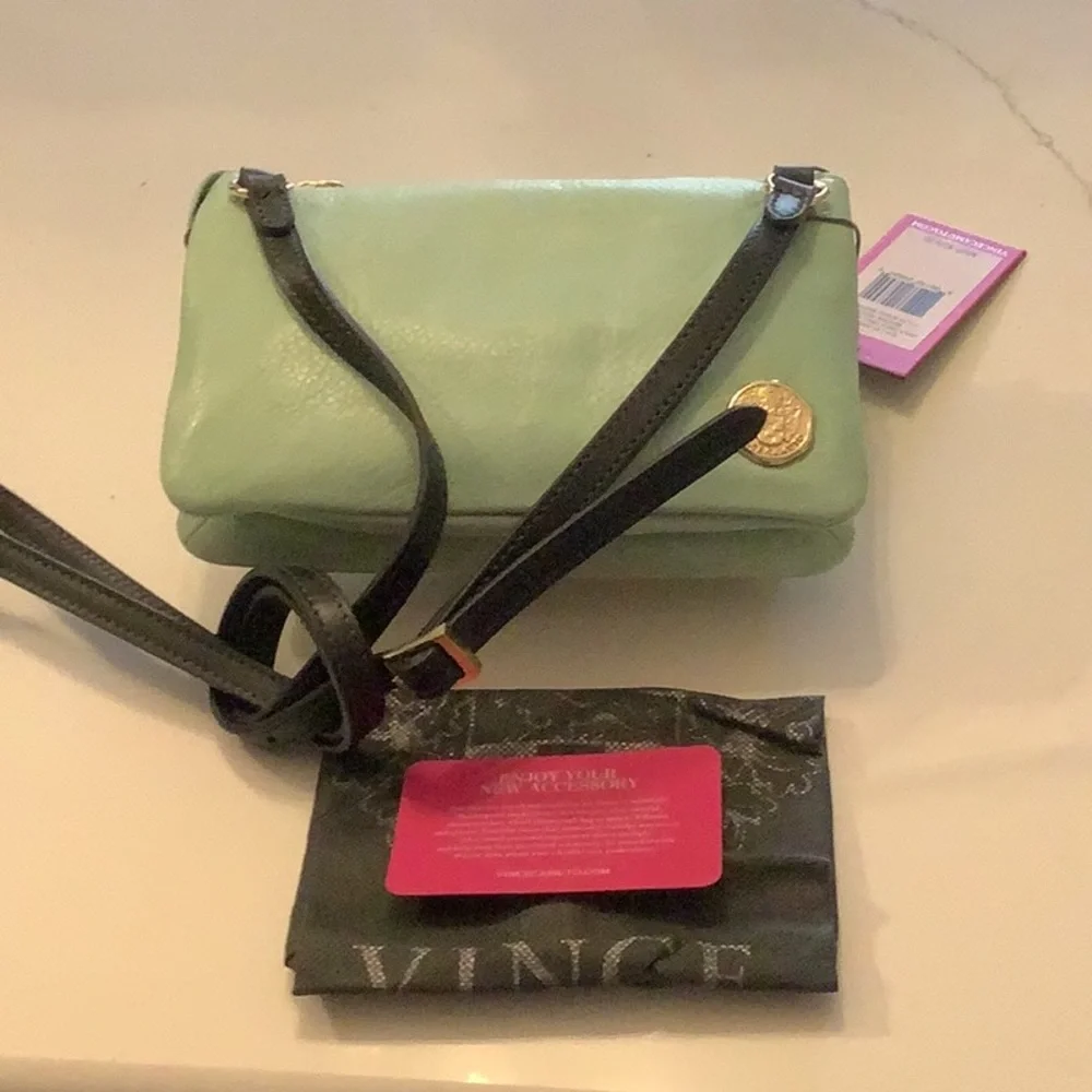 NWT Vince Camuto adorable leather crossbody. - Picture 3 of 6